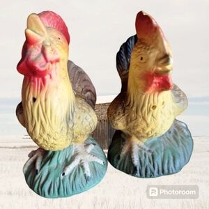 Vintage chicken salt and pepper shakers